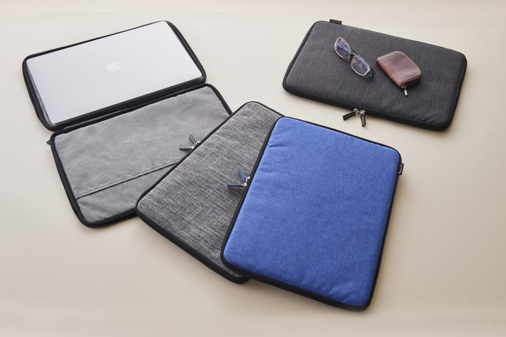 16インチ/15インチMacBook Pro [BookZip] ジッパー式 軽量クッションケース